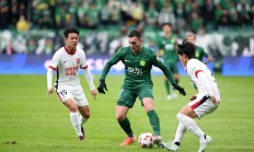 九游体育app-包含上海绿地申花与河南建业交战，争夺胜利机会的词条