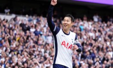 九游体育-包含热刺队备战亚洲比赛，全队全力以赴争胜的词条