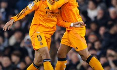 九游体育官网入口-包含曼城主场抢分成功，榜首位置巩固的词条