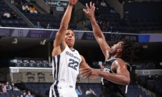 九游体育官方入口-灰熊主教练调整阵容，争取胜利机会