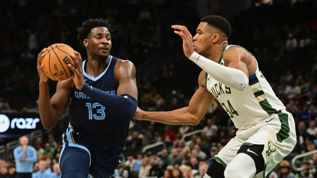 雄鹿队主力球员状态火爆引领全队取胜