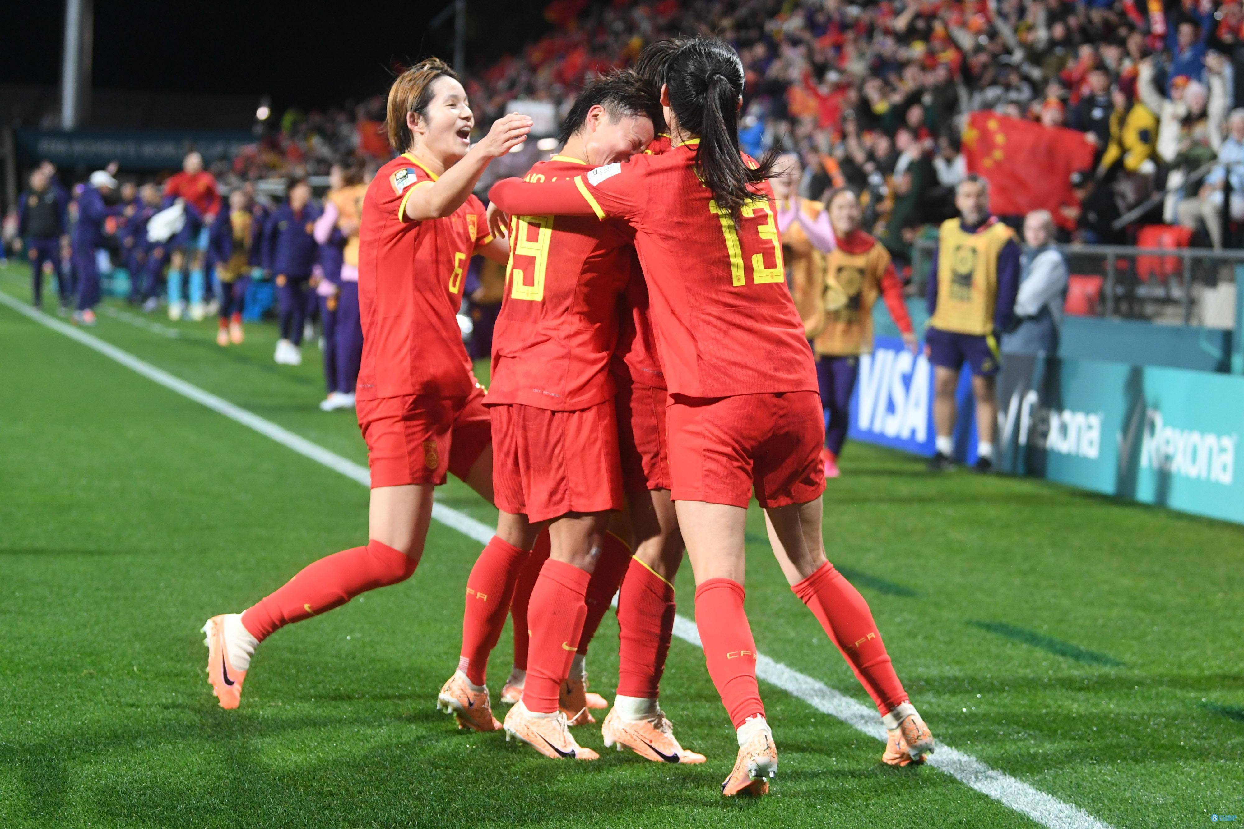 中国女足球队在比赛中展现出强大竞争力