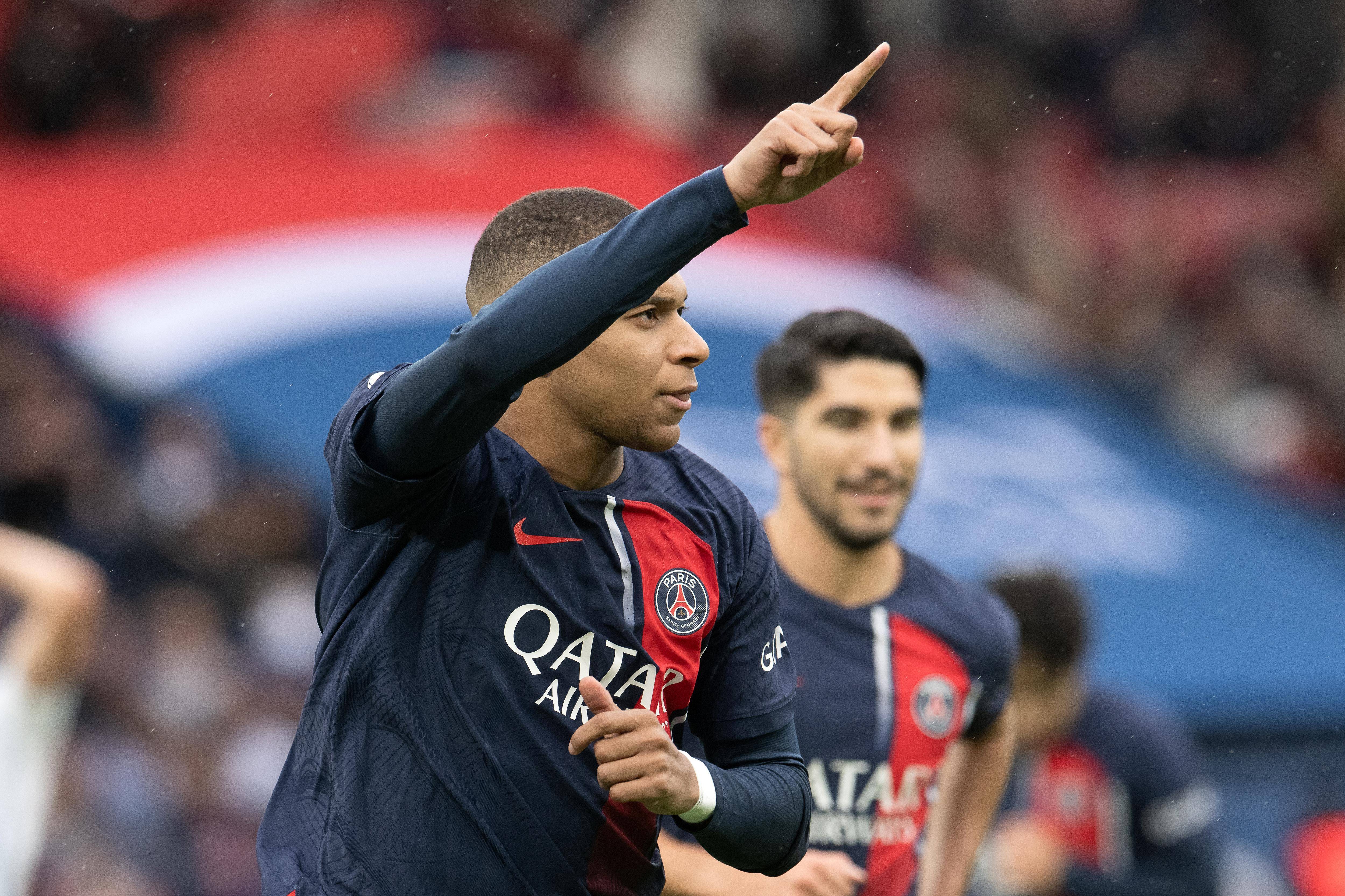 关于莫赞尼主导进攻乐成，AC米兰边锋领衔攻势的信息