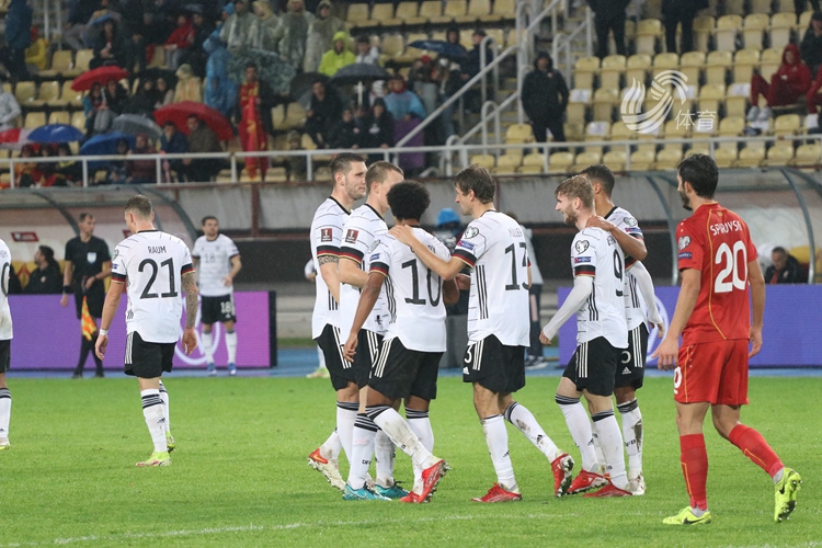 德国队在与马其顿的比赛中获得胜利