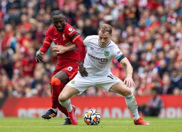 西汉姆联爆冷取胜，沃特福德防守出现失误的简单介绍