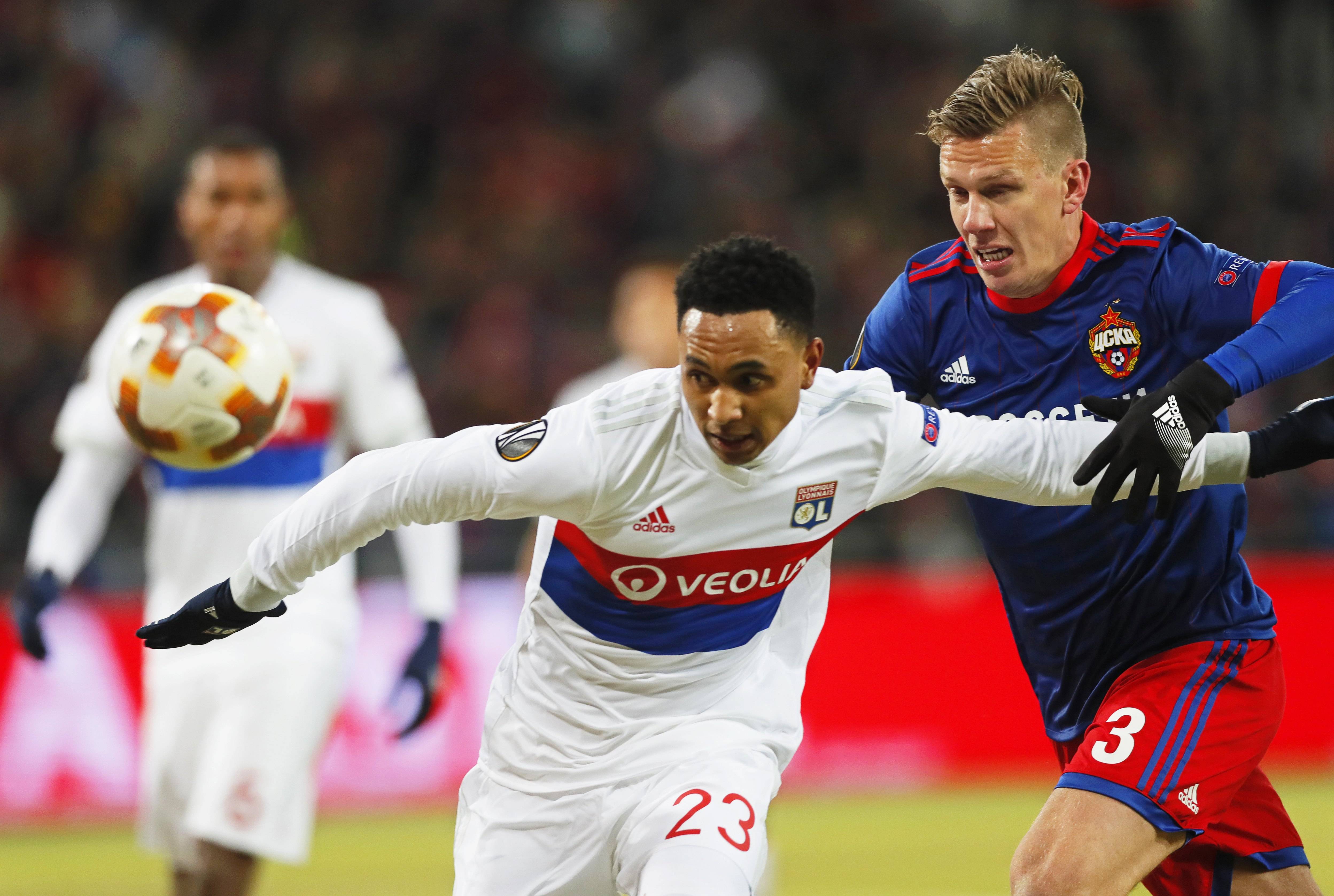 里尔备战法国联赛，主教练调整战术备战战役