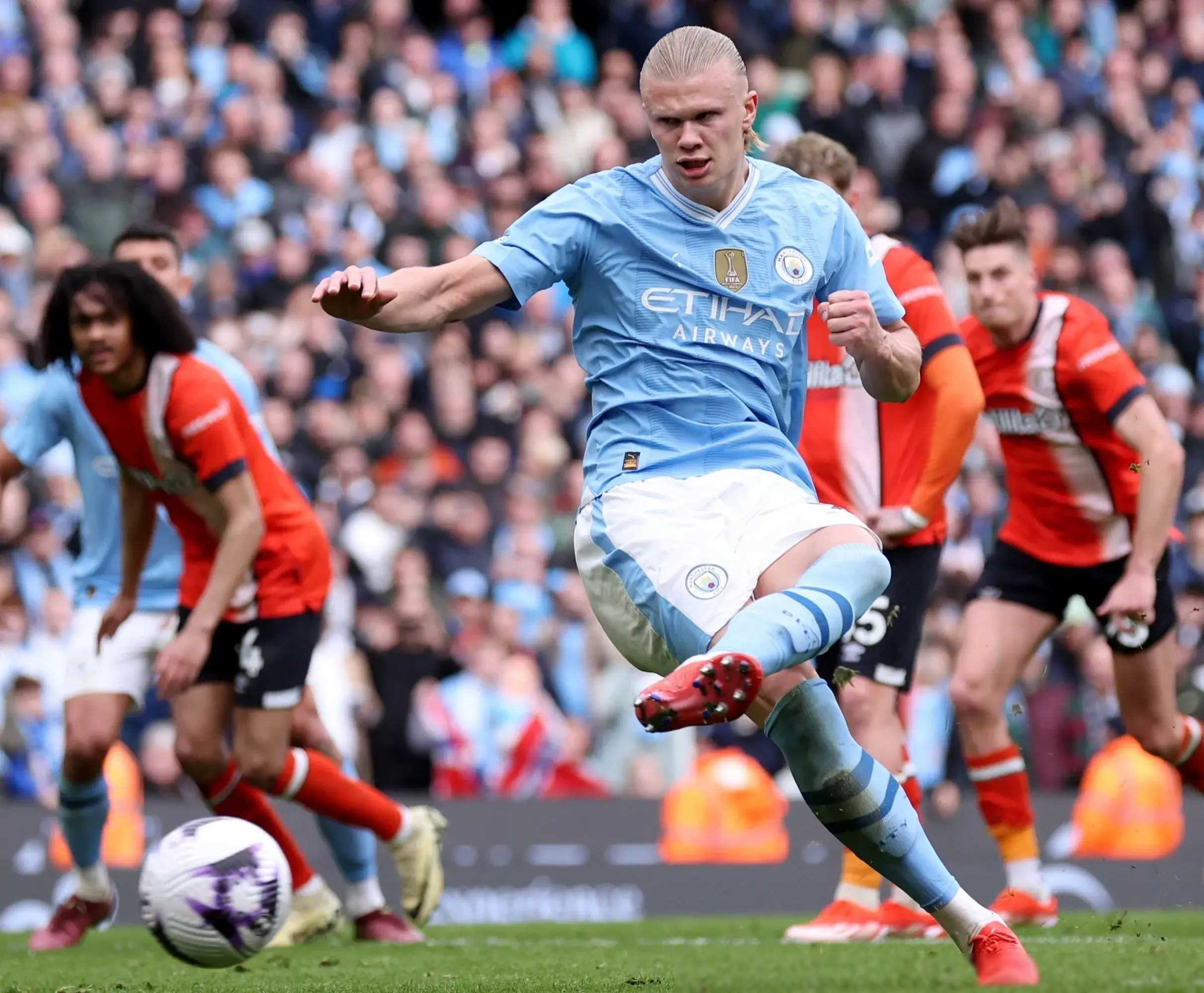 曼城客场大胜，领跑积分榜优势渐大