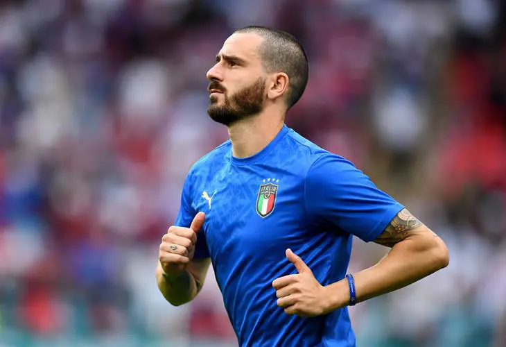 球队备战新赛季，战术演练备受重视