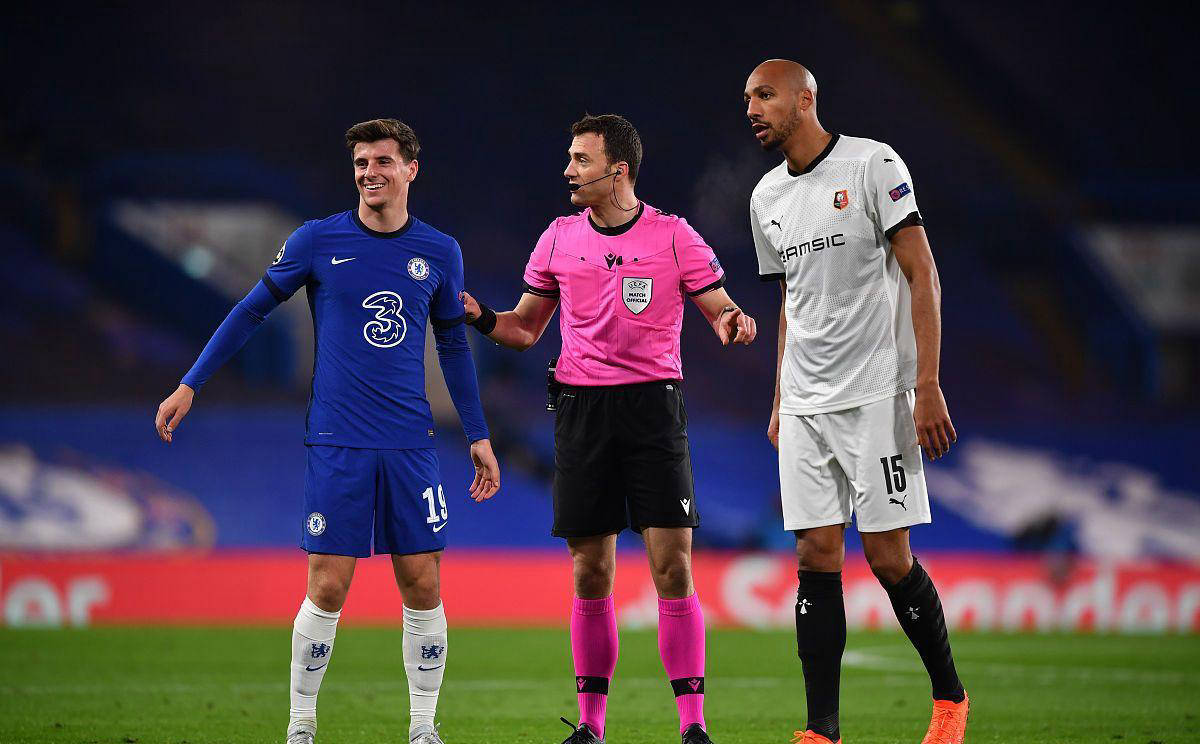 包含尼斯客场逼平拉夫尔，保持近期不败势头的词条