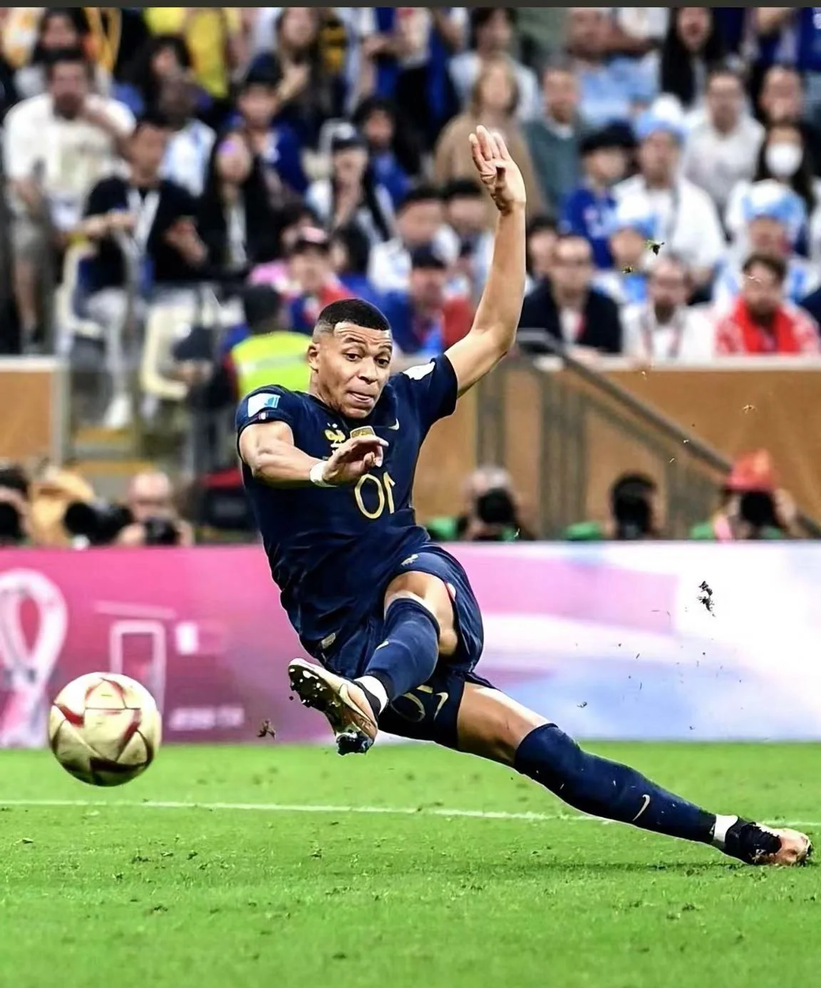 巴黎圣日耳曼大胜，碾压对手轻松晋级的简单介绍