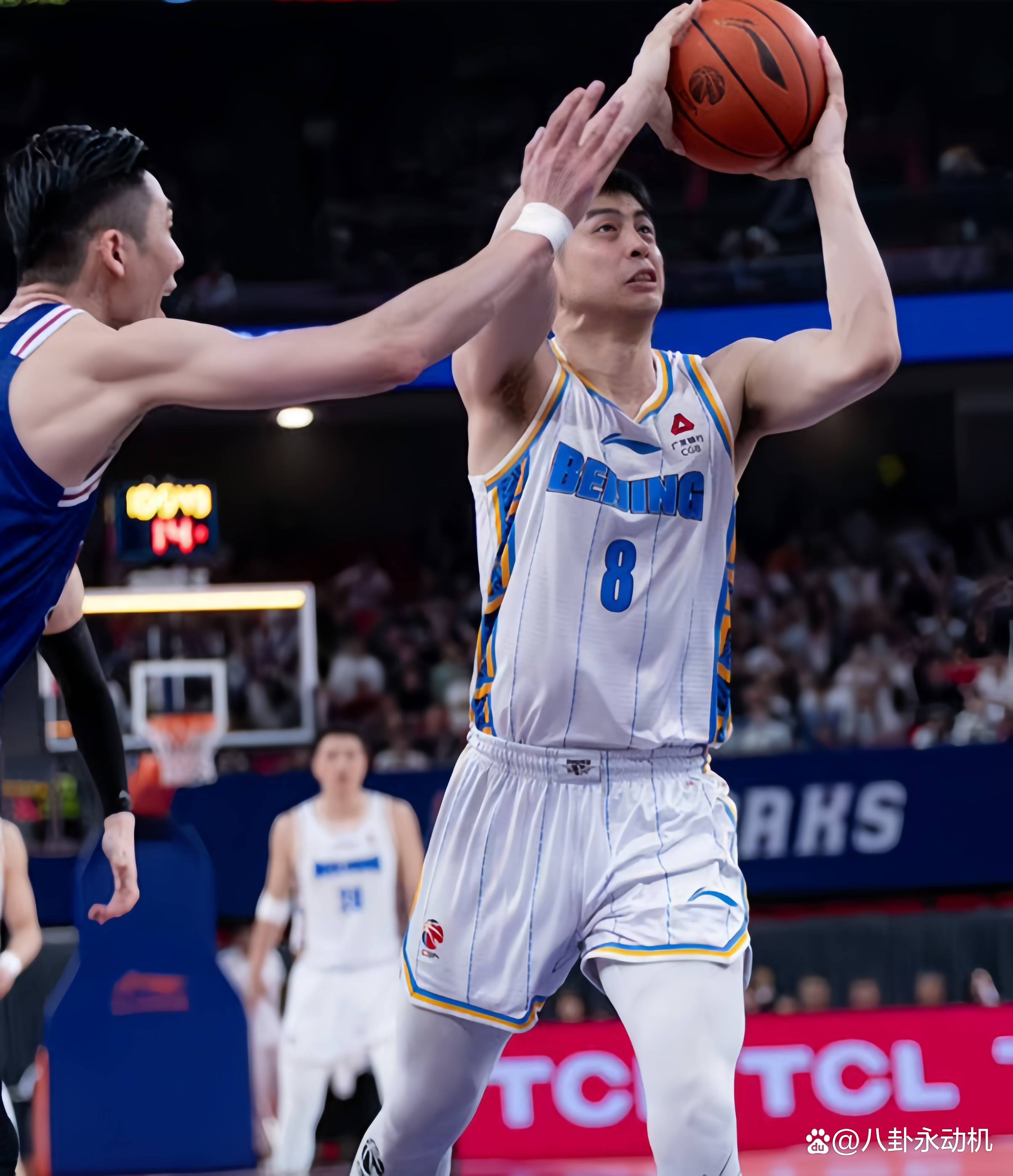 球队发挥稳定,连胜势头难以阻挡 球队发挥稳定,连胜势头难以阻挡