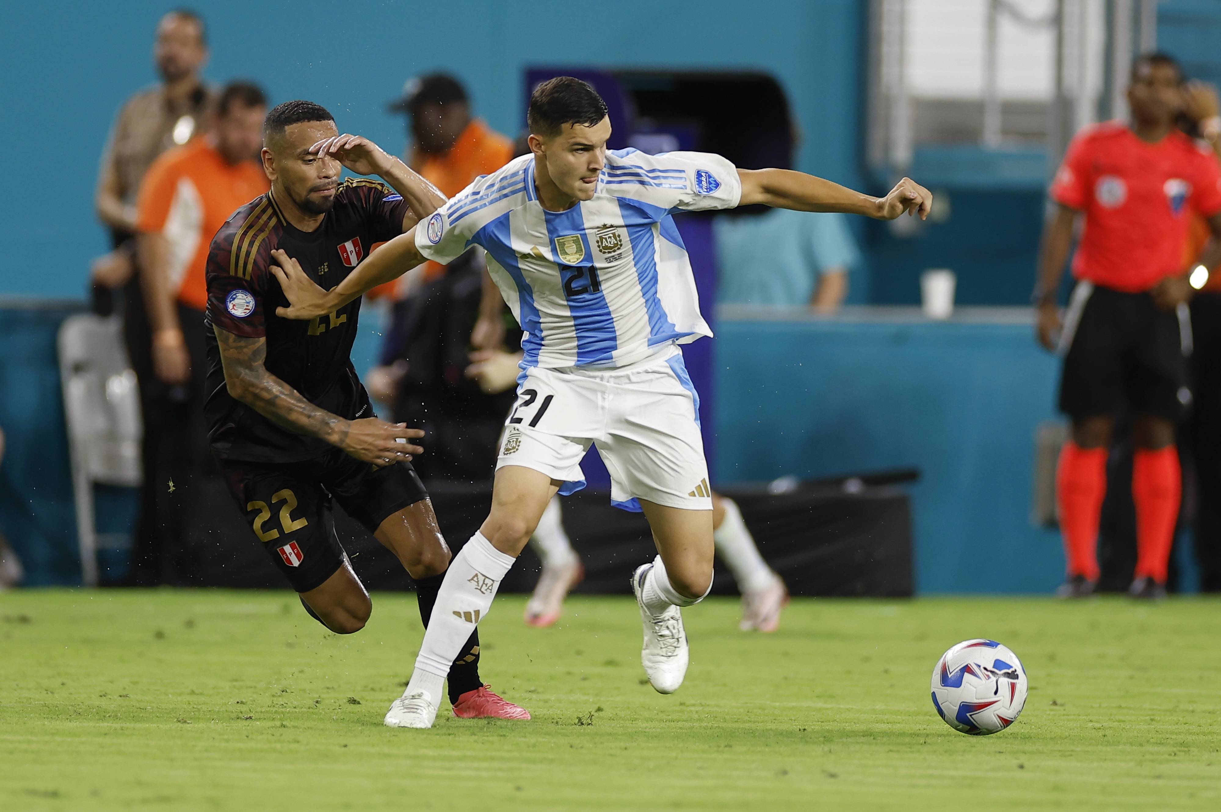 包含马赛客场逆转，小组出线形势大好的词条