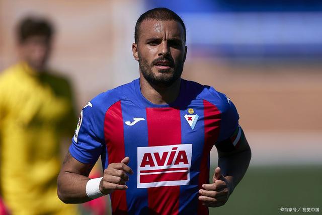 埃瓦尔主场奏凯,赢得关键三分的简单介绍 埃瓦尔主场奏凯,赢得关键三分的简单介绍