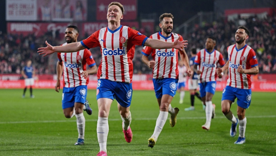 堪称英勇！格拉纳达客场取胜上升的简单介绍