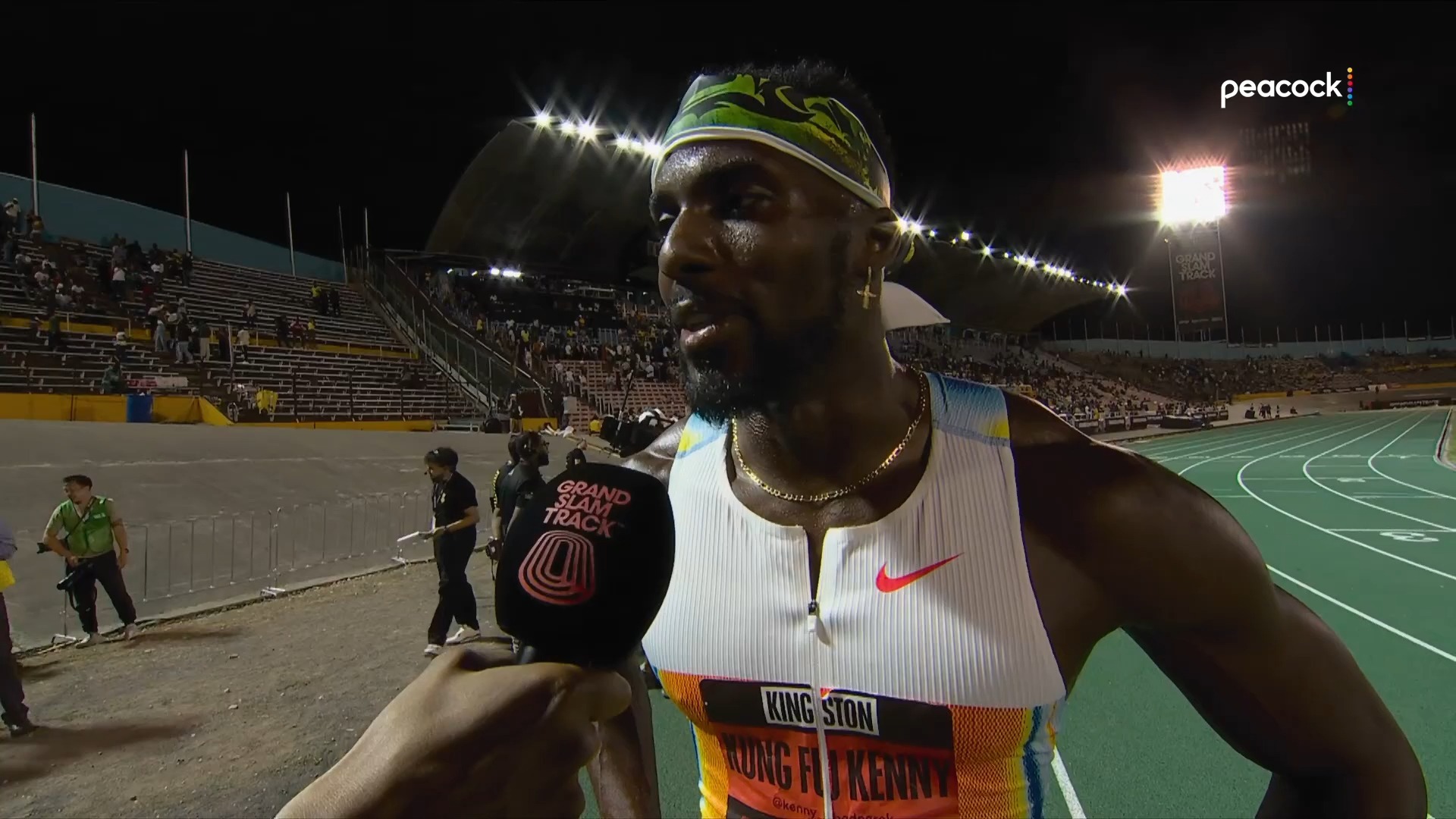 包含美国田径选手刷新世界纪录，夺金的词条