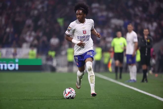 里昂主场失利，遭遇法甲联赛三连败的简单介绍