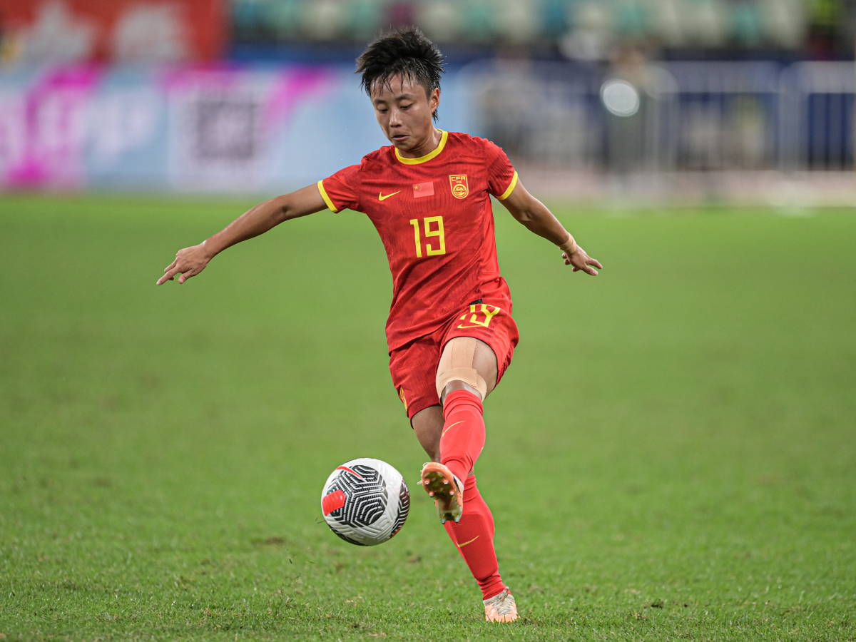 足球圈新闻：女足比赛中的绝佳表现！