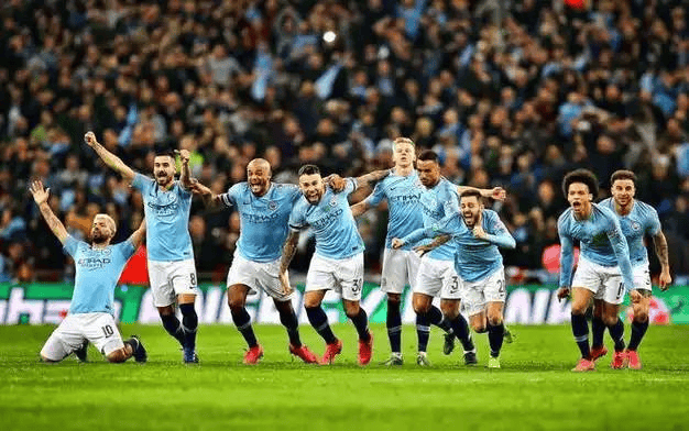 曼城客场击败莱切斯特,保住榜首位置 曼城客场击败莱切斯特,保住榜首位置