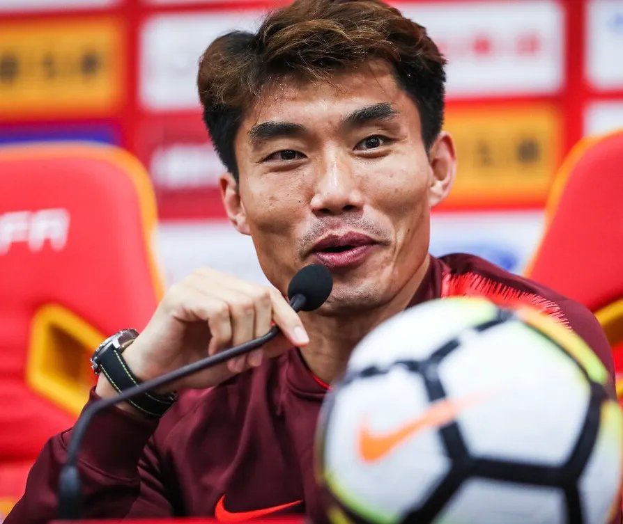 球员个人技术精湛,为球队赢得荣誉 球员个人技术精湛,为球队赢得荣誉