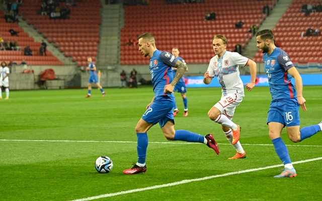 爱沙尼亚队令人意外，突破欧国联小组赛