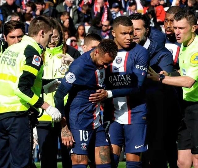 包含巴西篮球联赛举办方面临财政困难的词条