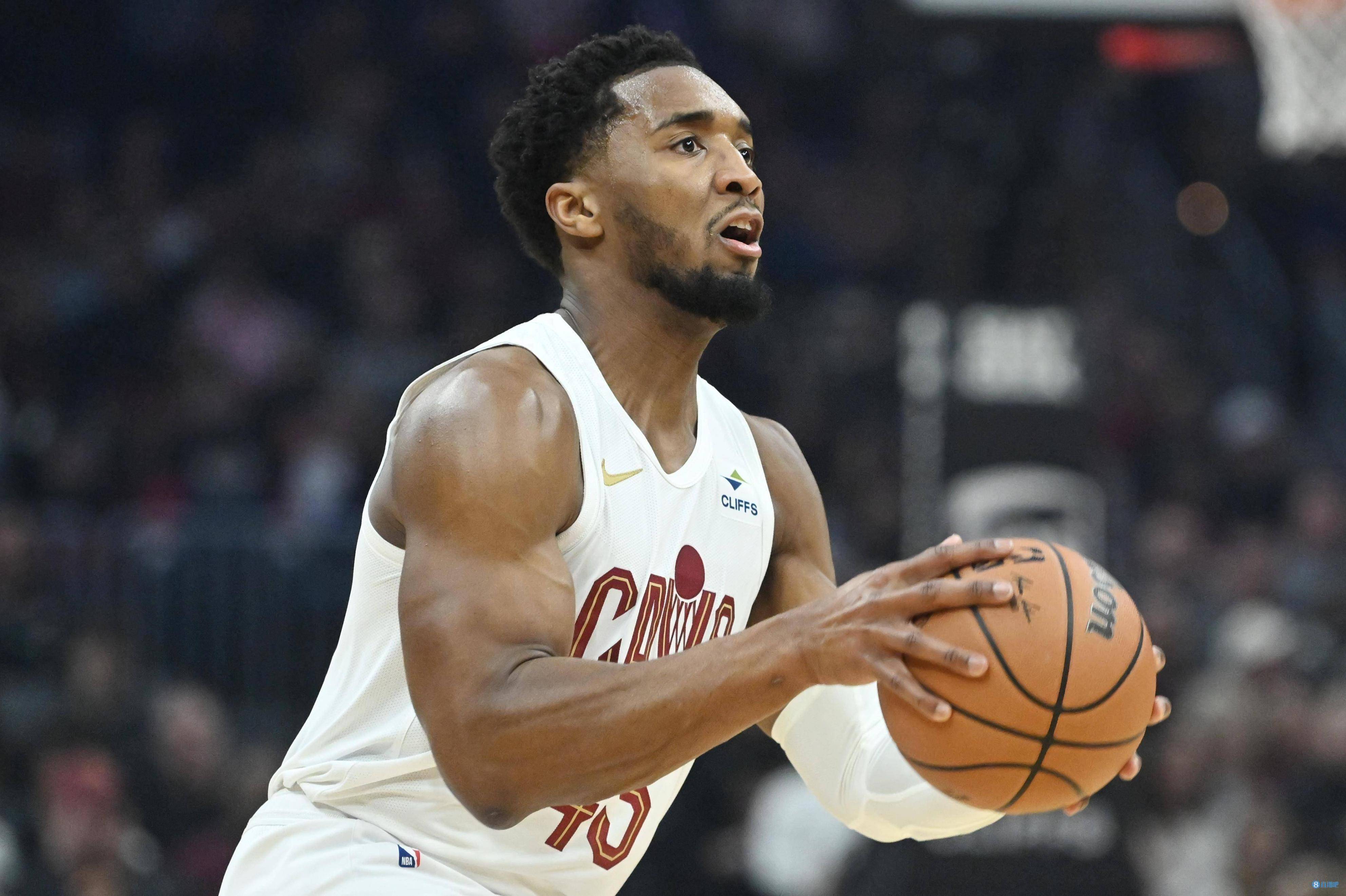 猛龙不敌爵士，米切尔闪耀砍下分