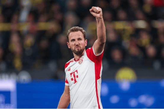 包含莱比锡红牛主场取胜法兰克福，继续领跑德甲积分榜的词条