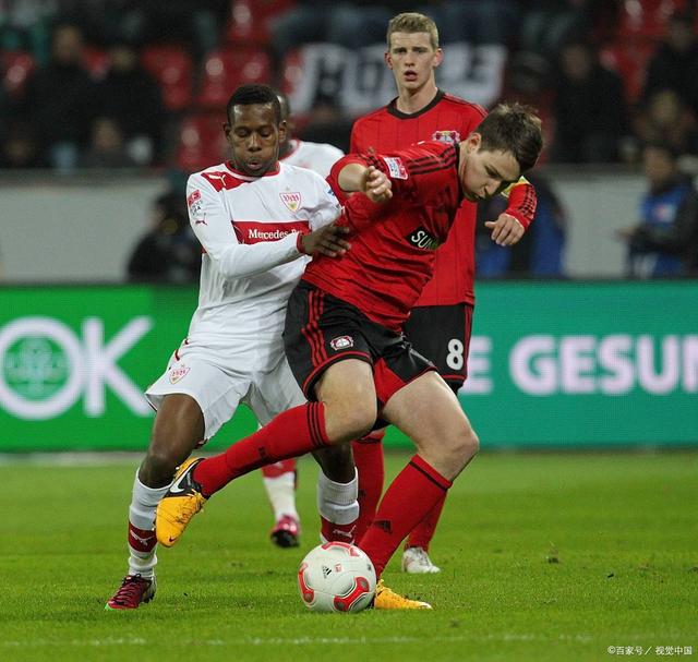关于斯图加特狂胜，逆转击败云达不莱梅的信息
