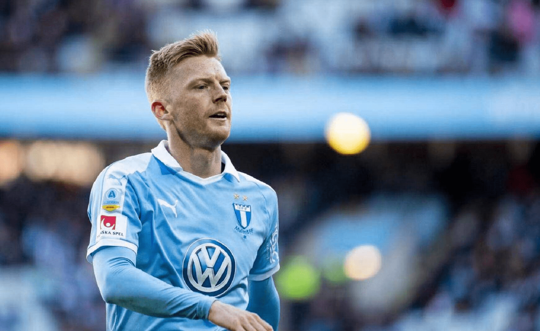 包含摩纳哥客场一球小胜，晋级悬念未解的词条