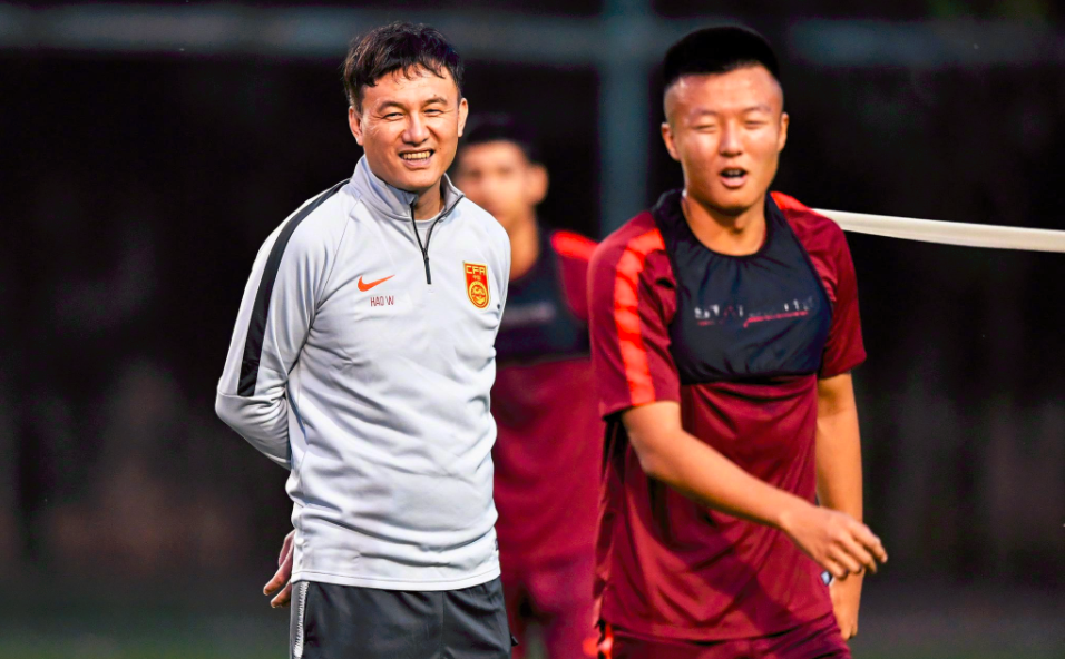 包含职业球员团队奋起直追，系列对战纷繁的词条